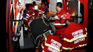 Opt dintre minerii răniţi în cele două explozii de la mina Petrila, aduşi la Bucureşti