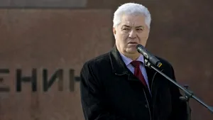 Deputaţii comunişti moldoveni şi-au ridicat mandatele
