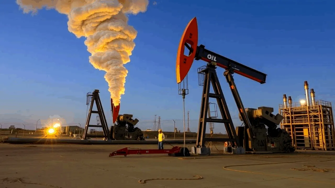 Prețul petrolului stagnează în așteptarea deciziilor Trump și OPEC+