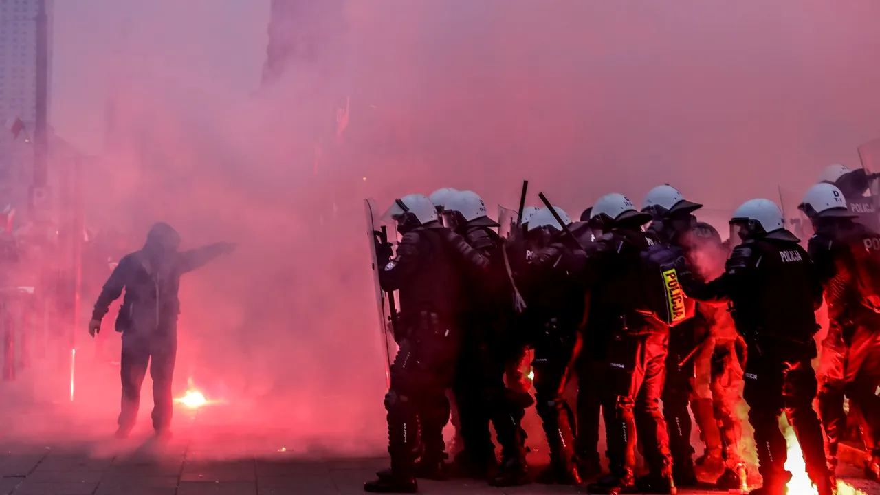 Violenţe în cursul unui marş de extremă-dreapta, în centrul Varşoviei
