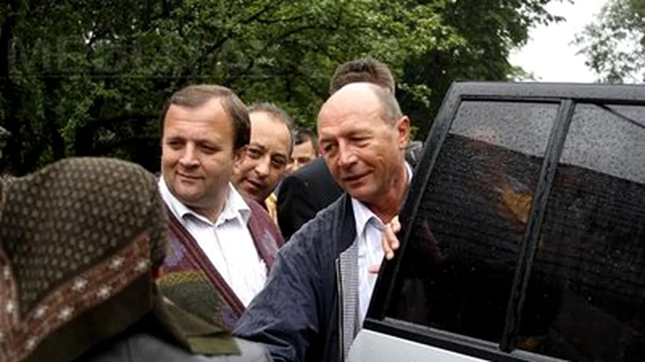 Romanian President, Tourism Min Visit Flood-Hit NE Romania