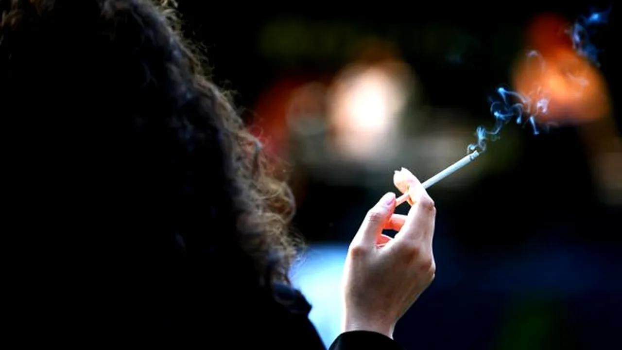 Zile în plus de concediu dacă nu pierzi timpul în pauza de ţigară. Metoda inedită prin care un patron vrea să îşi convingă angajaţii să nu mai fumeze