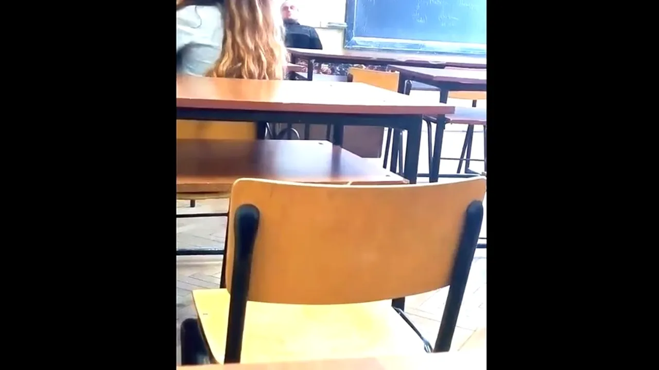 Elevele care l-au filmat pe profesorul de religie acuzat că s-ar fi masturbat au primit NOTA scăzută la purtare/ Ministrul Educaţiei cere URGENT explicaţii Inspectoratului Şcolar Sibiu