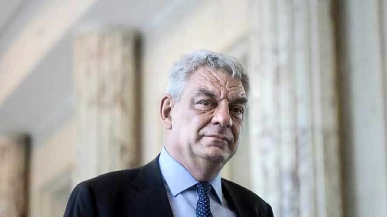Guvernul a revizuit PROGNOZA de creştere economică de la 5,2% la 5,6%. Consumul - motorul creşterii