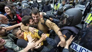 Referendum în Catalonia| 90% dintre catalani s-au pronunţat pentru independenţa faţă de Spania, după numărarea a peste 2,2 milioane de voturi / Sindicatele pregătesc o grevă regională | VIDEO, FOTO