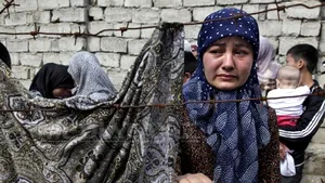 Circa 275.000 de persoane şi-au părăsit casele din cauza violenţelor din Kîrgîzstan - VIDEO