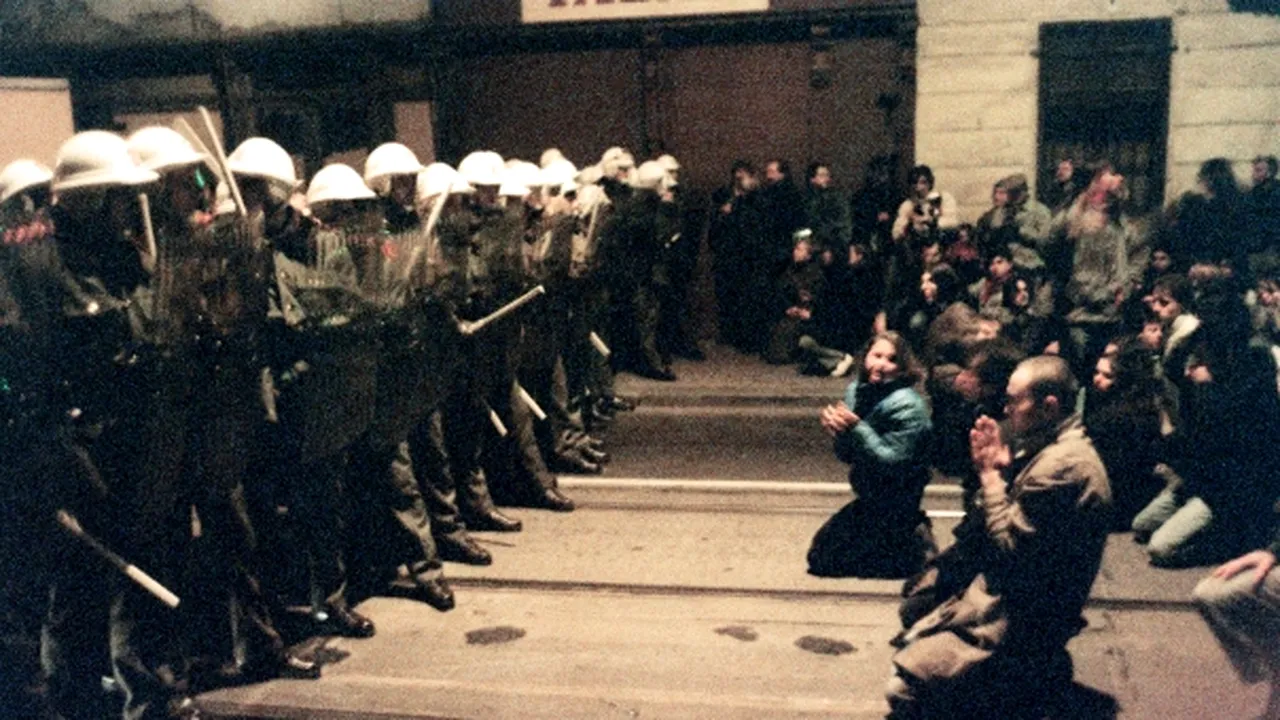 Revoluţia de catifea din 1989, declanşată de o informaţie falsă