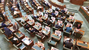 Senatul a aprobat proiectul de lege privind pensiile speciale. Iată ce prevede acesta
