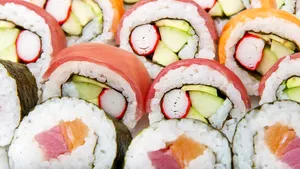 Zeci de oameni şi-au schimbat numele în „Somon”, pentru a profita de oferta unui restaurant de sushi