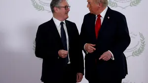 Premierul britanic Starmer a discutat cu Trump despre eforturile de pace pentru Ucraina