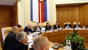 Autorităţile din Crimeea ar putea intenta proces Ucrainei