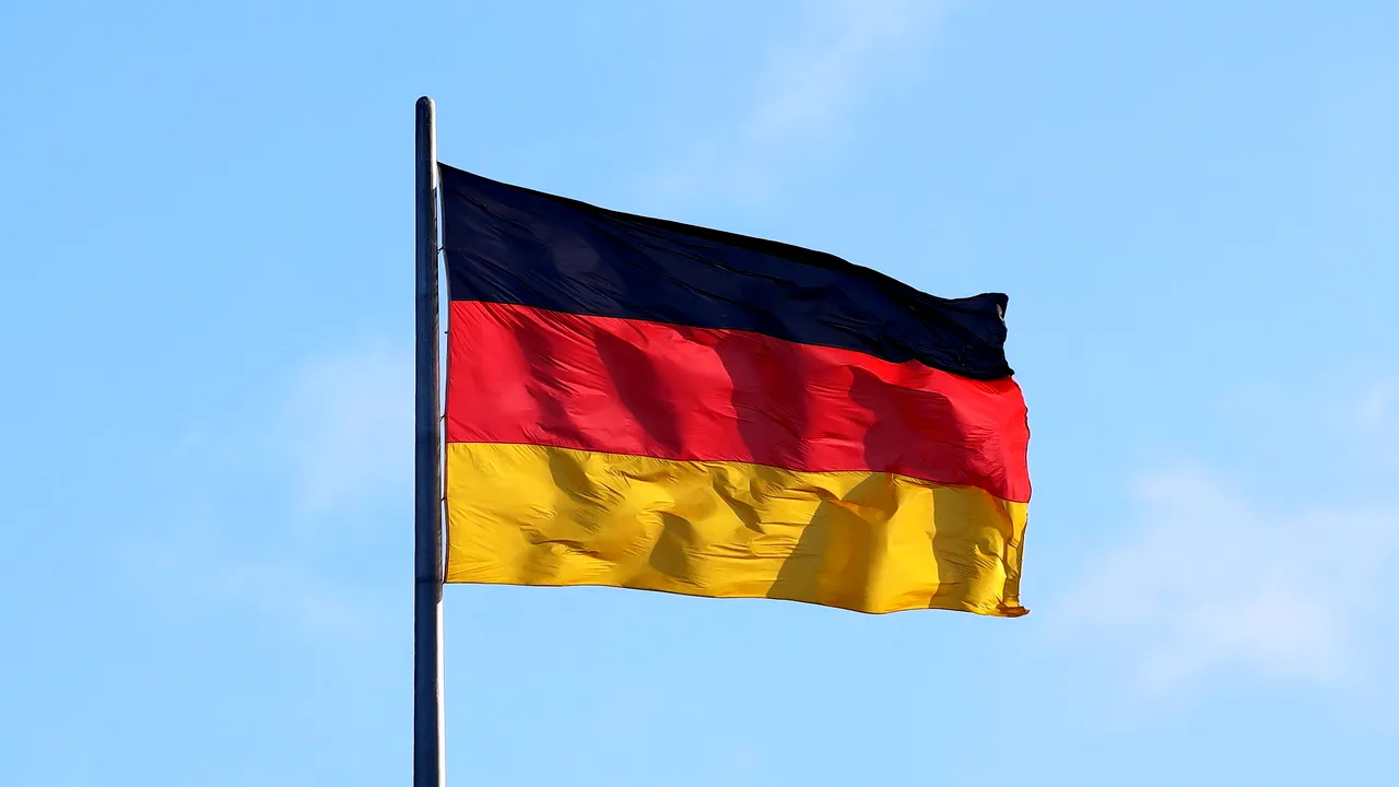 Un hotel s-a prăbuşit în Germania, pe râul Moselle: mai multe persoane au rămas blocate