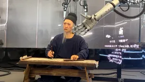 China organizează o expoziţie cu roboţi ce ar putea înlocui oamenii