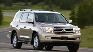 Toyota Motor va reduce producţia de autovehicule cu 7% în 2009