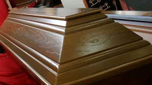 Sicrie abandonate la marginea oraşului Focşani. Poliţia anunţă cercetări 