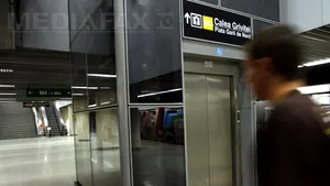 Lifturi la metrou în toate staţiile, pentru persoanele cu dizabilităţi, până la mijlocul anului 2012