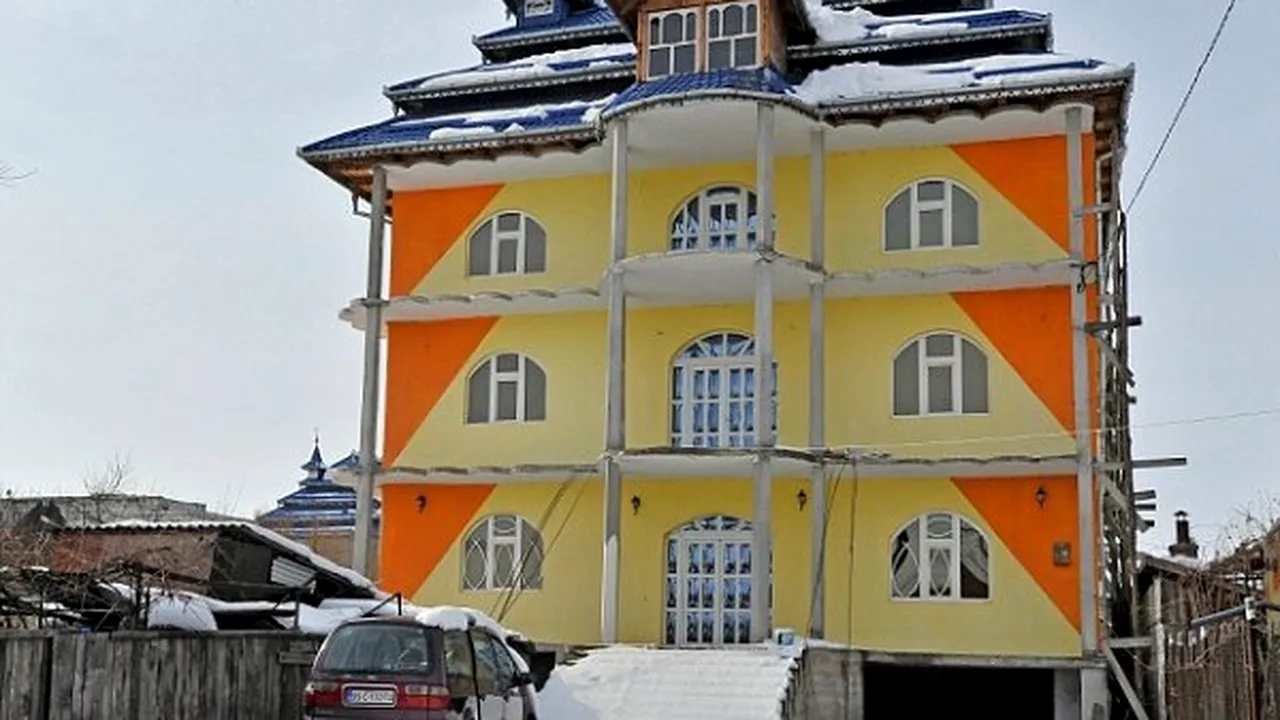 Ce PALATE şi-au construit romii în România din furturile din Marea Britanie - FOTO