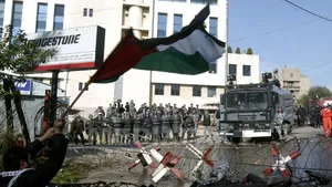 Libanul creează locuri suplimentare pentru şcolarizarea copiilor sirieni