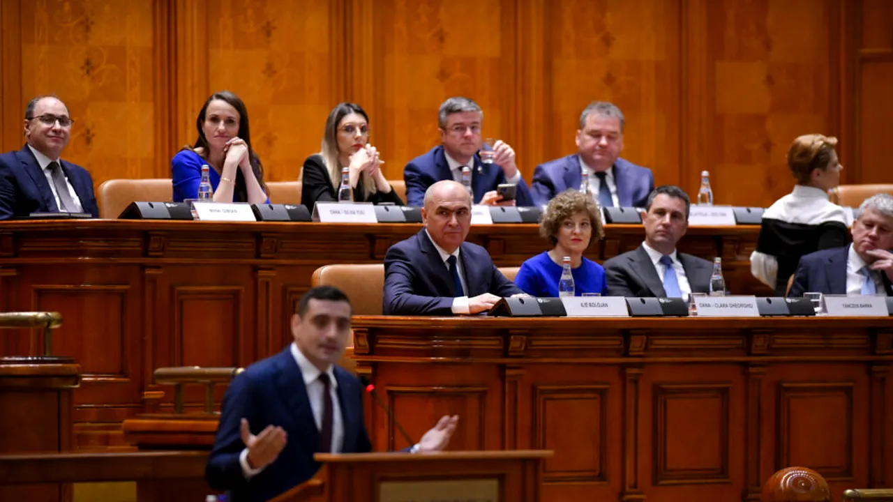 Sondaj CURS: AUR conduce cu 34%. Scorurile PSD, PNL și USR. Opt din zece români spun că țara merge într-o direcție greșită