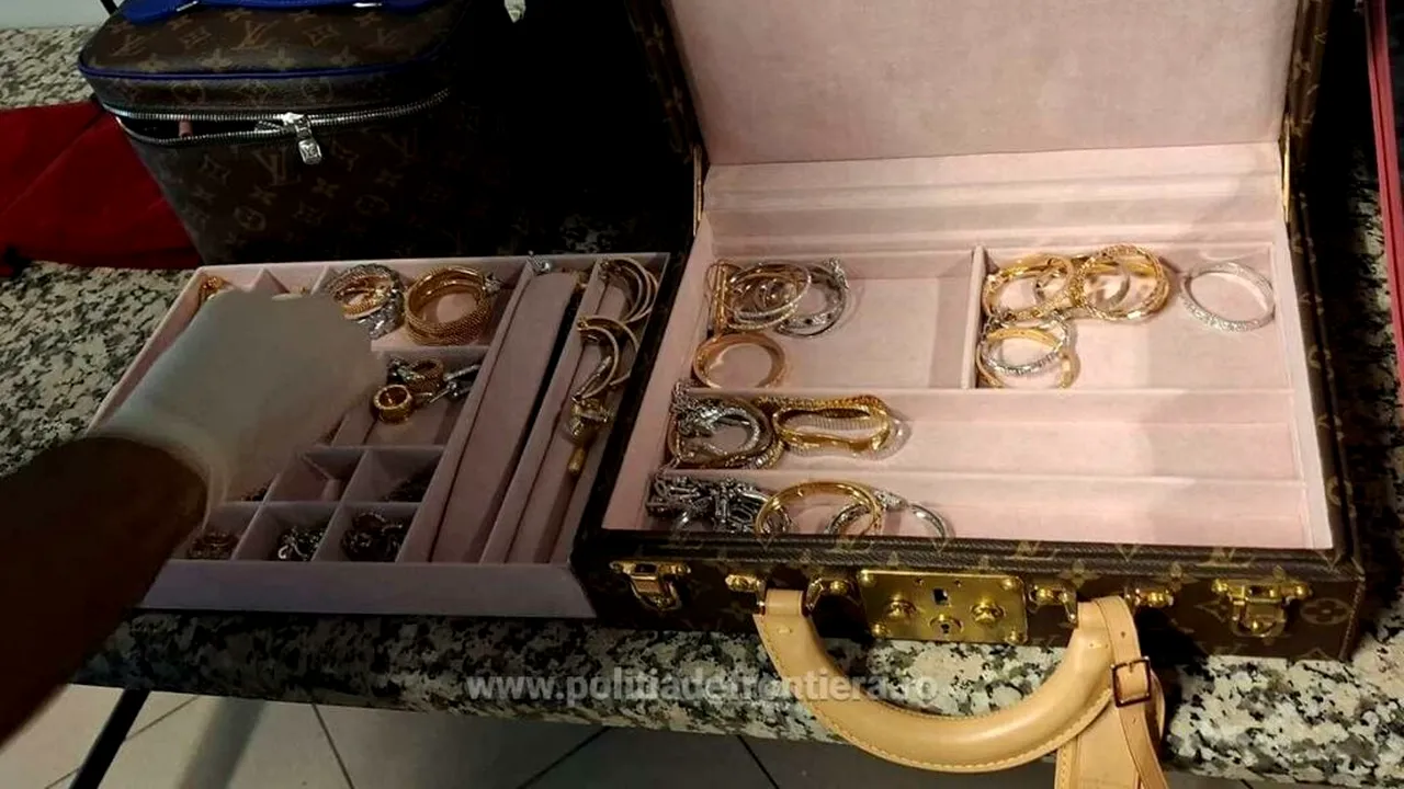 Bijuterii, ceasuri și sume de bani, în valoare totală de 3 milioane euro, descoperite în bagajele unor românce, pe Aeroportul Otopeni