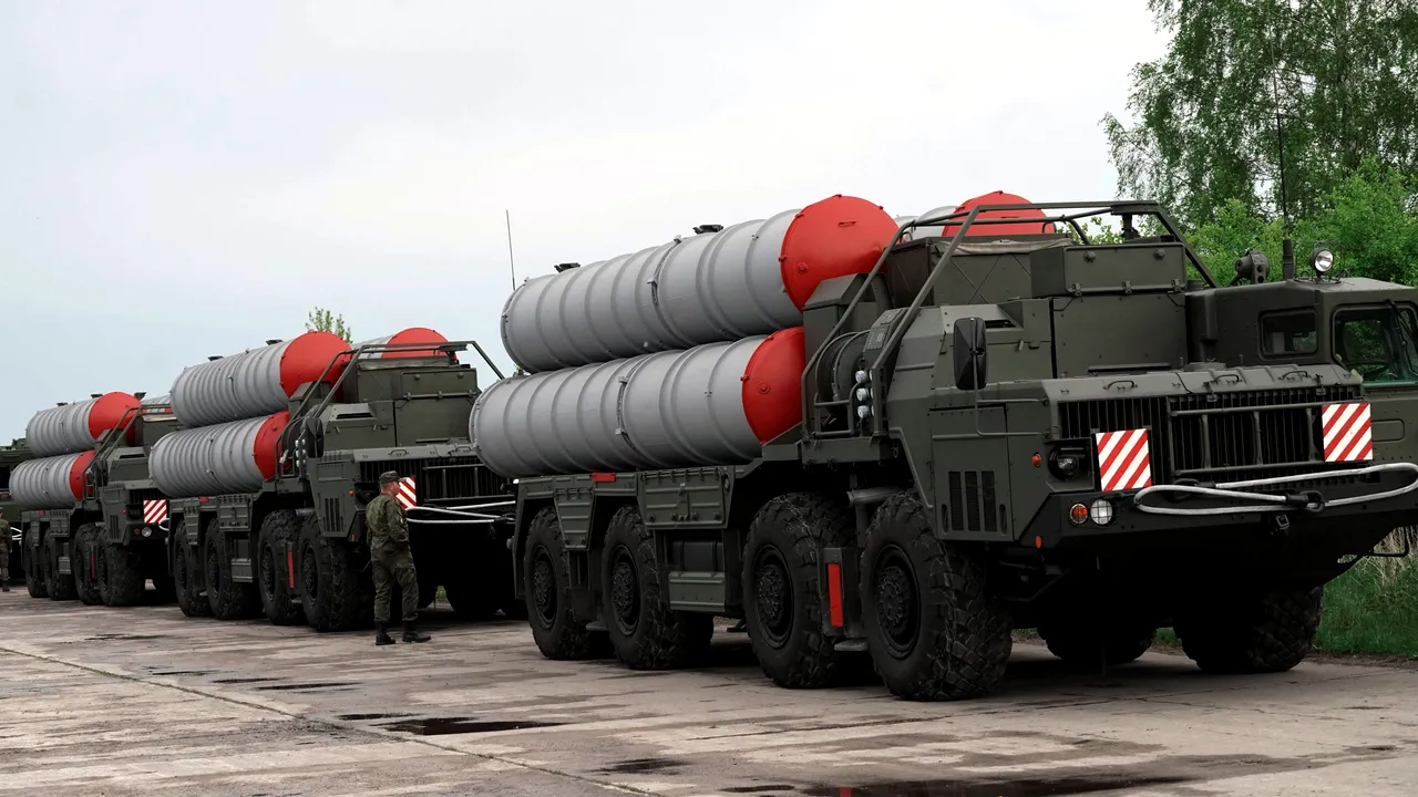 MONITORUL APĂRĂRII | Rusia a instalat sisteme antiaeriene S-400 în zona oraşului Sankt-Petersburg, în apropiere de frontiera cu ţările baltice