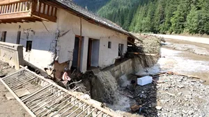 Peste 850 de locuințe, afectate de viiturile din Neamț și Suceava