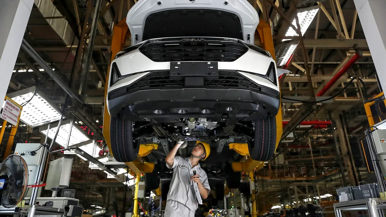 Mari producători auto, în războiul dintre SUA şi China. Dau în judecată guvernul american pentru taxele impuse Beijingului