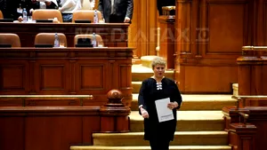 Schimb de replici la Cameră între Eugen Nicolăescu, Teo Trandafir şi Adrian Solomon