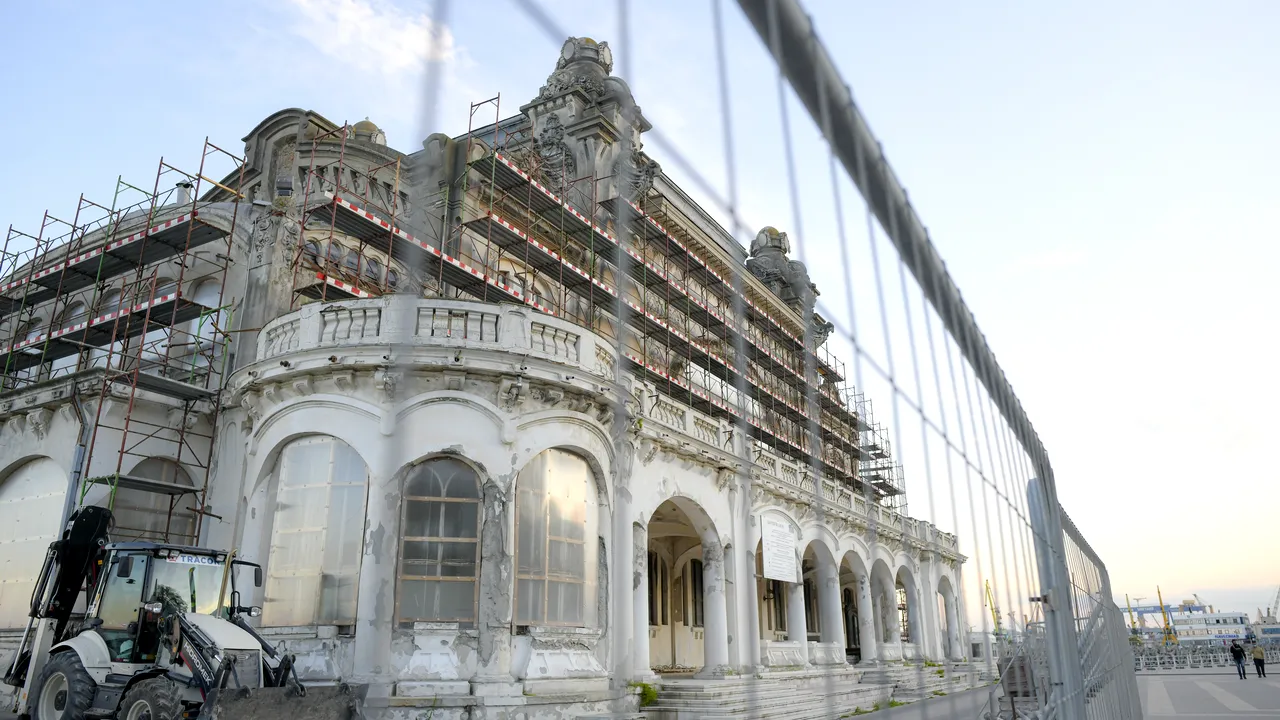 Constanţa: Lucrările de restaurare a Cazinoului continuă şi vor fi gata până în vara lui 2024