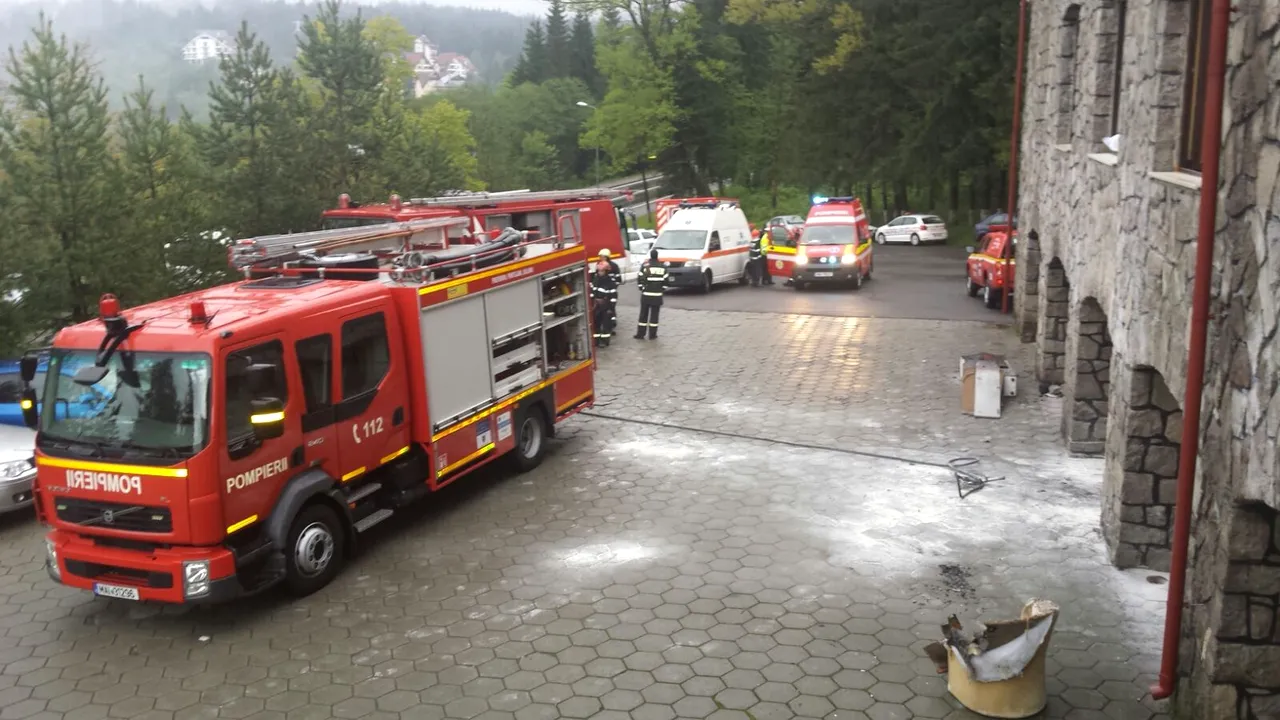 120 de turişti au fost evacuaţi după izbucnirea unui incendiu într-un hotel din Predeal - GALERIE FOTO & VIDEO 