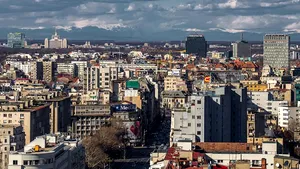 Mihai Tudose, una dintre ultimele decizii în funcţia de premier: Casarea mai multor imobile şi terenuri MApN din ţară la valori mici