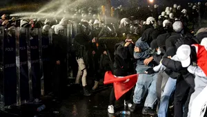 Mii de studenţi au demonstrat marţi la Istanbul şi Ankara faţă de arestarea lui Imamoglu