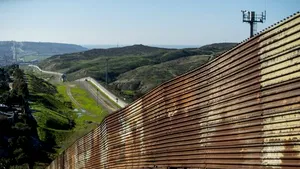 Turcia a început ridicarea unui zid la frontiera cu Iranul