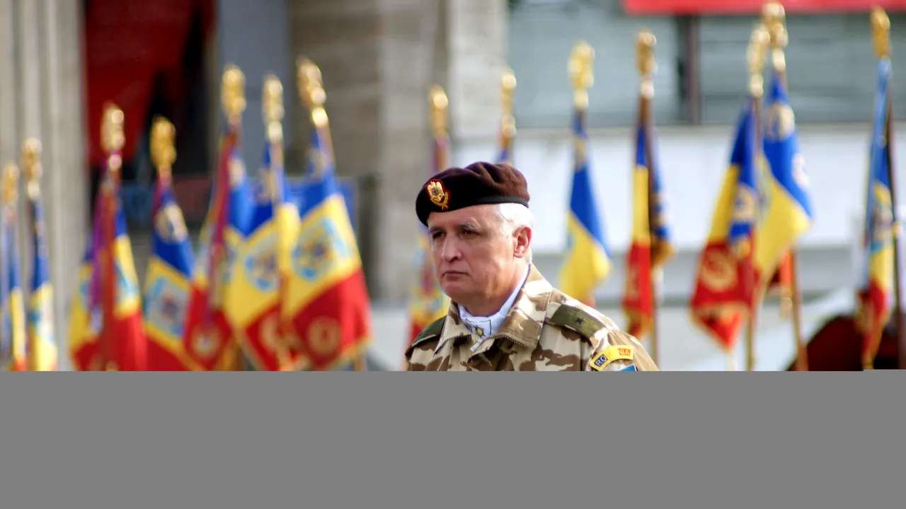 Iohannis l-a trecut în rezervă pe Adrian Tonea, generalul care a comandat parada de 1 Decembrie în ultimii 4 ani