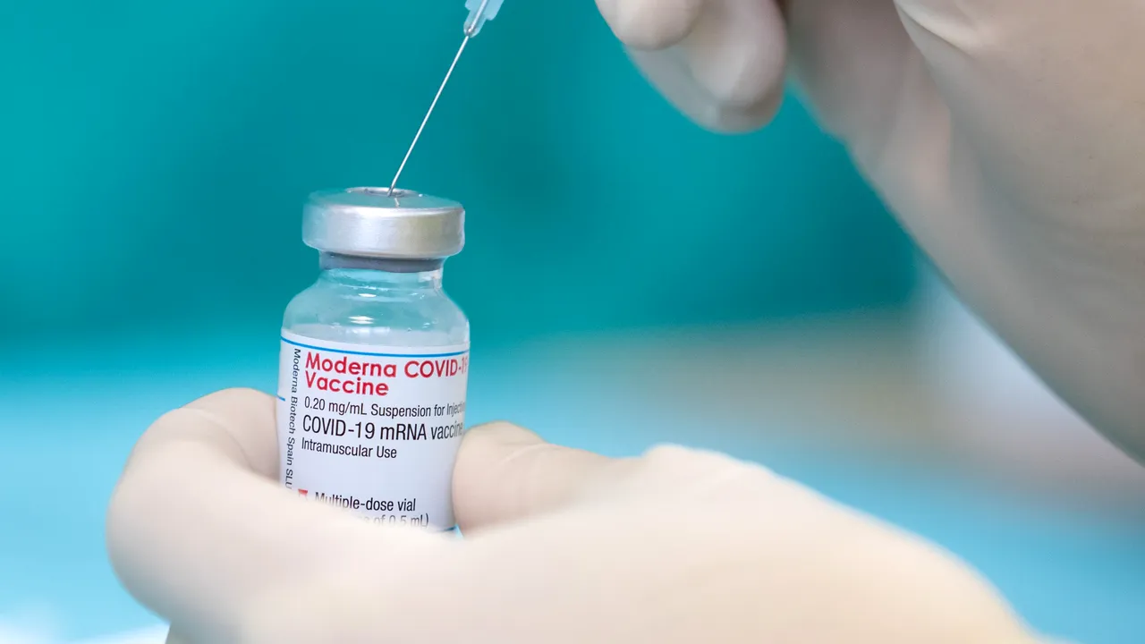 Ministerul Sănătăţii a început livrarea în ţară a 178.000 de doze de vaccin pneumococic