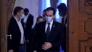 Liderii Coaliţiei au oprit negocierile pentru a-şi prelua mandatele de parlamentari