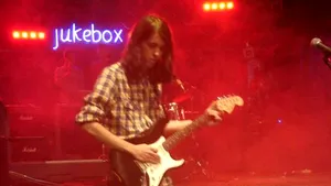 TRAGEDIA din Colectiv: Alexandru Iancu era absolvent de ASE şi era pasionat de muzică. Numărul celor decedaţi a ajuns la 59