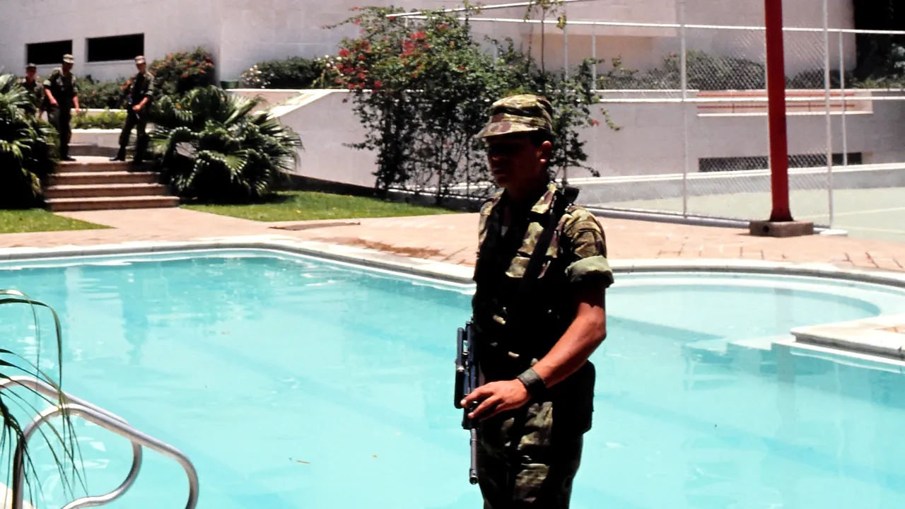 Casa luxoasă ce a aparţinut lui Pablo Escobar, demolată în Columbia - VIDEO, FOTO