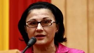 Andronescu: Amânarea majorării salariilor profesorilor- un gest pur electoral