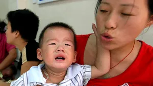 Bebeluşii plâng în limba vorbită de mamele lor