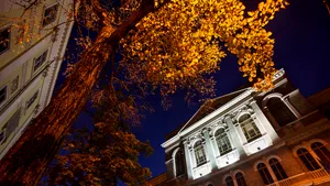 O universitate din România a cumpărat un hotel. Imobilul va fi amenajat pentru a găzdui sediul unei facultăţi