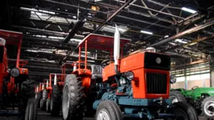 Mahindra & Mahindra ar putea prelua active ale Tractorul - presa indiană