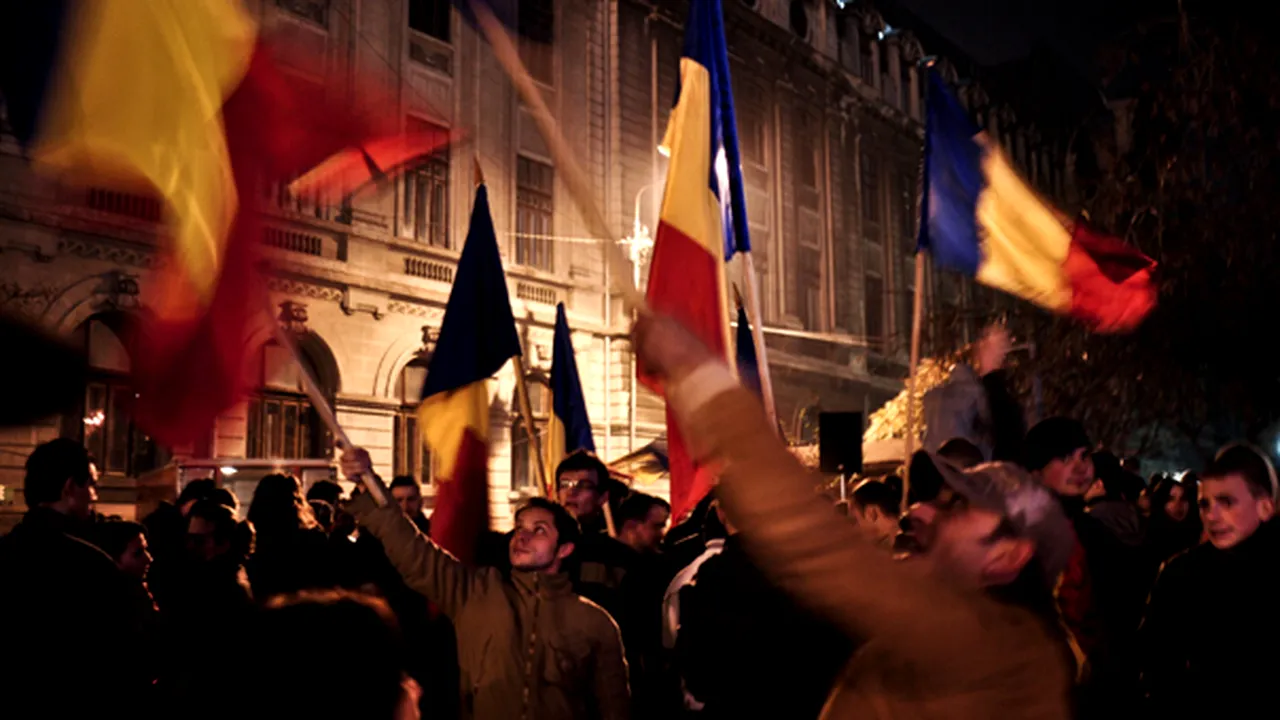 Manifestaţie a circa o mie de persoane la Târgovişte, scandând lozinci anti-PSD