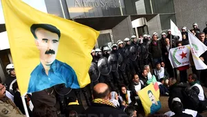 Bărbat rănit grav într-un atac armat din apropierea unei manifestaţii prokurde din Suedia