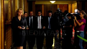 Ce cadouri şi urări a primit Traian Băsescu de la parlamentarii PDL, UNPR şi ai minorităţilor naţionale