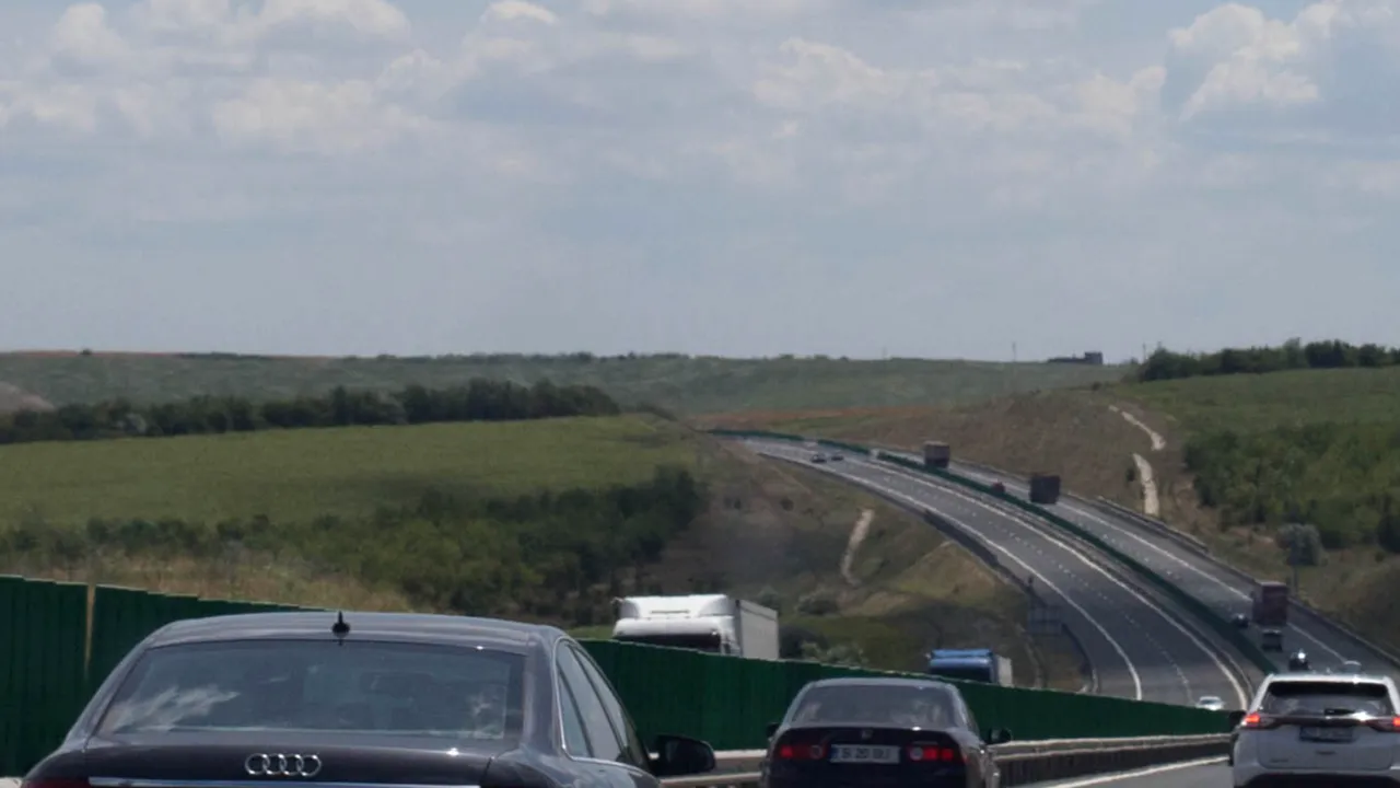 Aglomeraţie pe Autostrada Soarelui. Coloane de maşini, pe sensul către Bucureşti