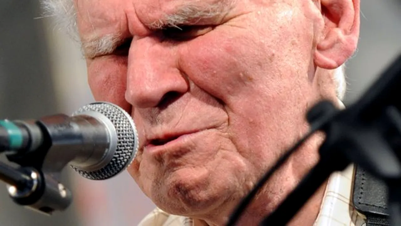 Doc Watson, o legendă a muzicii folk americane, a murit la vârsta de 89 de ani