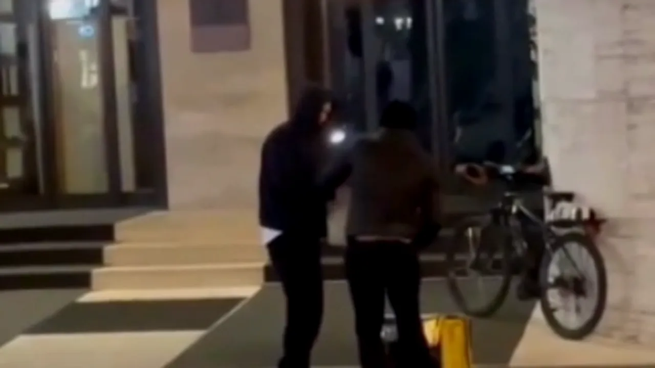Rublev îşi comandă cina acasă? Videoclipul viral cu tenismenul rus

