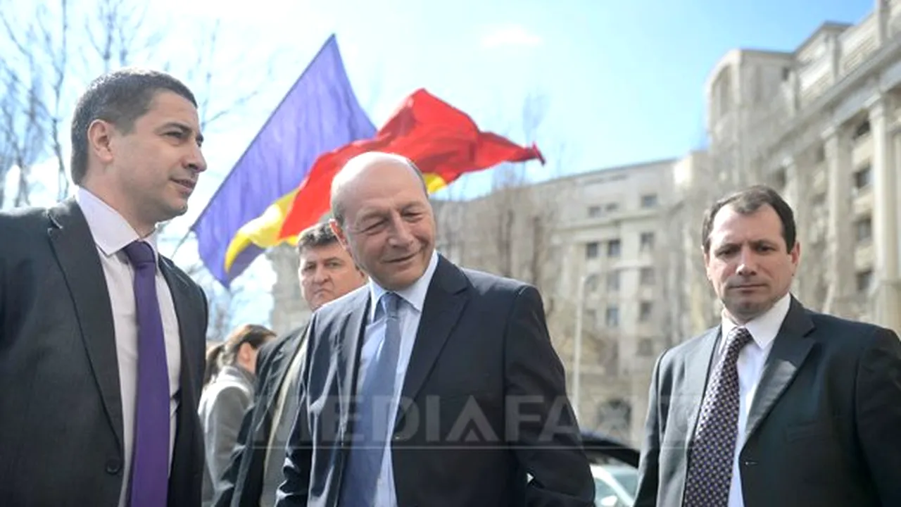 Băsescu, la ieşirea de la Parchet: Nu îmi este frică de lege. Am dat o declaraţie completă