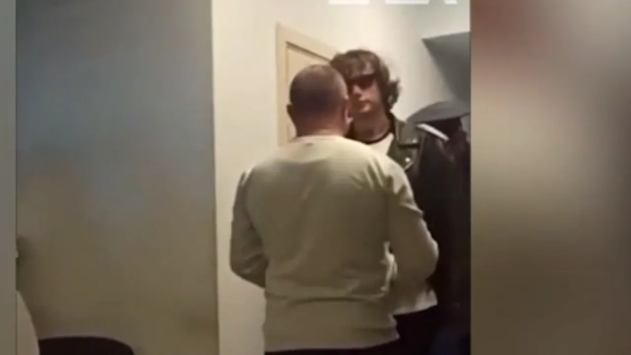 Cântăreţul rus Xolidayboy a leşinat pe scenă, la câteva ore după ce primise ordinul de înrolare 

